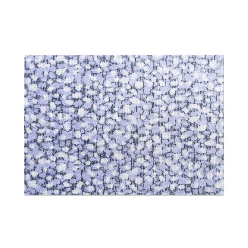 Heymat Grain Amethyst Fußmatte: Nahaufnahme des abstrakten Musters in Lila und Weiß. Indoor Fußmatte.
